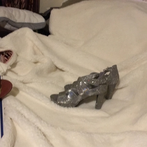 -rampage heeled sandals with night life glitter - Picture 1 of 2